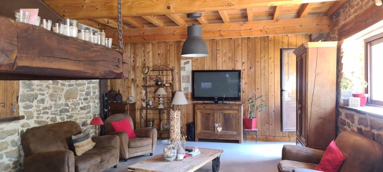 Magnifique villa dans un écrin de verdure. Mas-des-Cours Extérieur photo