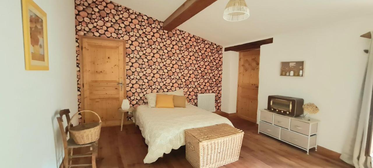 Magnifique villa dans un écrin de verdure. Mas-des-Cours Extérieur photo