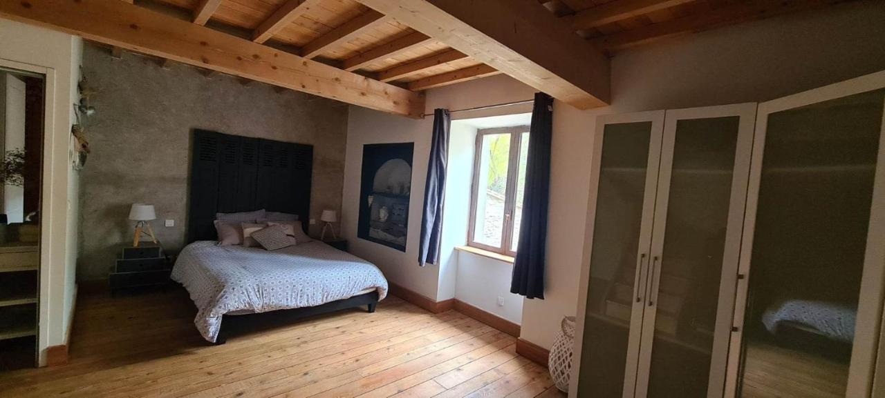 Magnifique villa dans un écrin de verdure. Mas-des-Cours Extérieur photo
